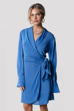 Jurken*Colourful Rebel Dorin Uni Wrap Dress | Vallarta Blue Vallartablue